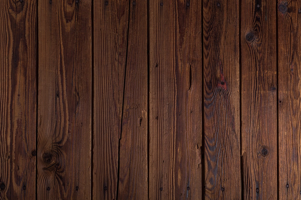 Techniques pour poncer et vernir un plan de travail en bois découvrez nos solutions de finition du bois pour sublimer et protéger toutes vos créations en bois avec qualité et durabilité.