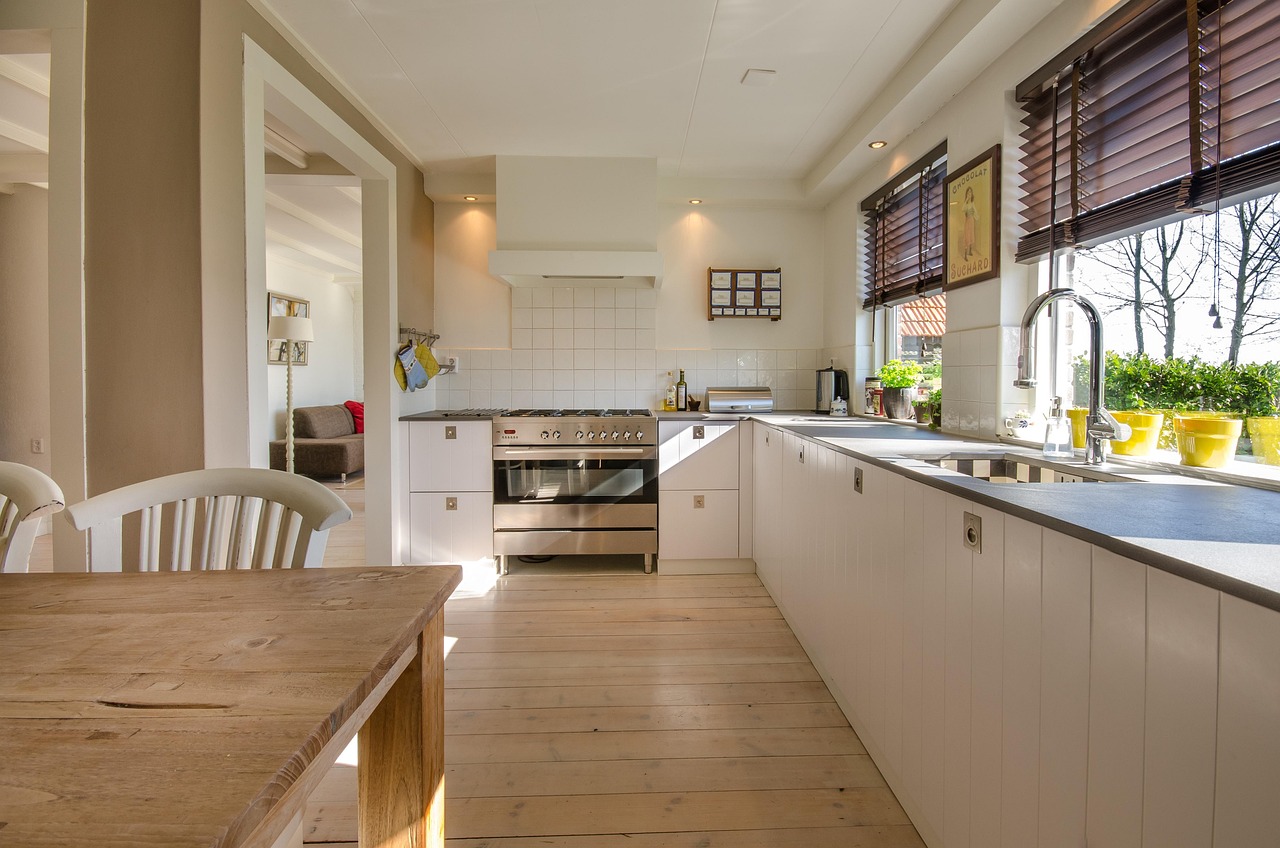Conseils pour entretenir et protéger un parquet en bois massif découvrez nos conseils pratiques pour l'entretien des parquets en bois et préserver leur beauté au fil du temps.