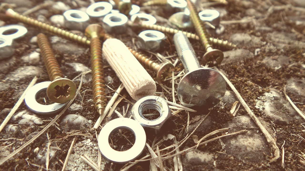 services-01 screws, dowels, hammer, mother, to build, washers, diy, dowels, hammer, diy, diy, diy, diy, diy