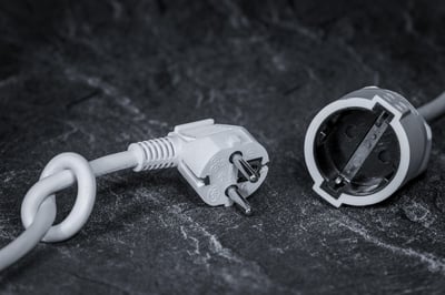 Comment ajouter une prise électrique en toute sécurité chez soi